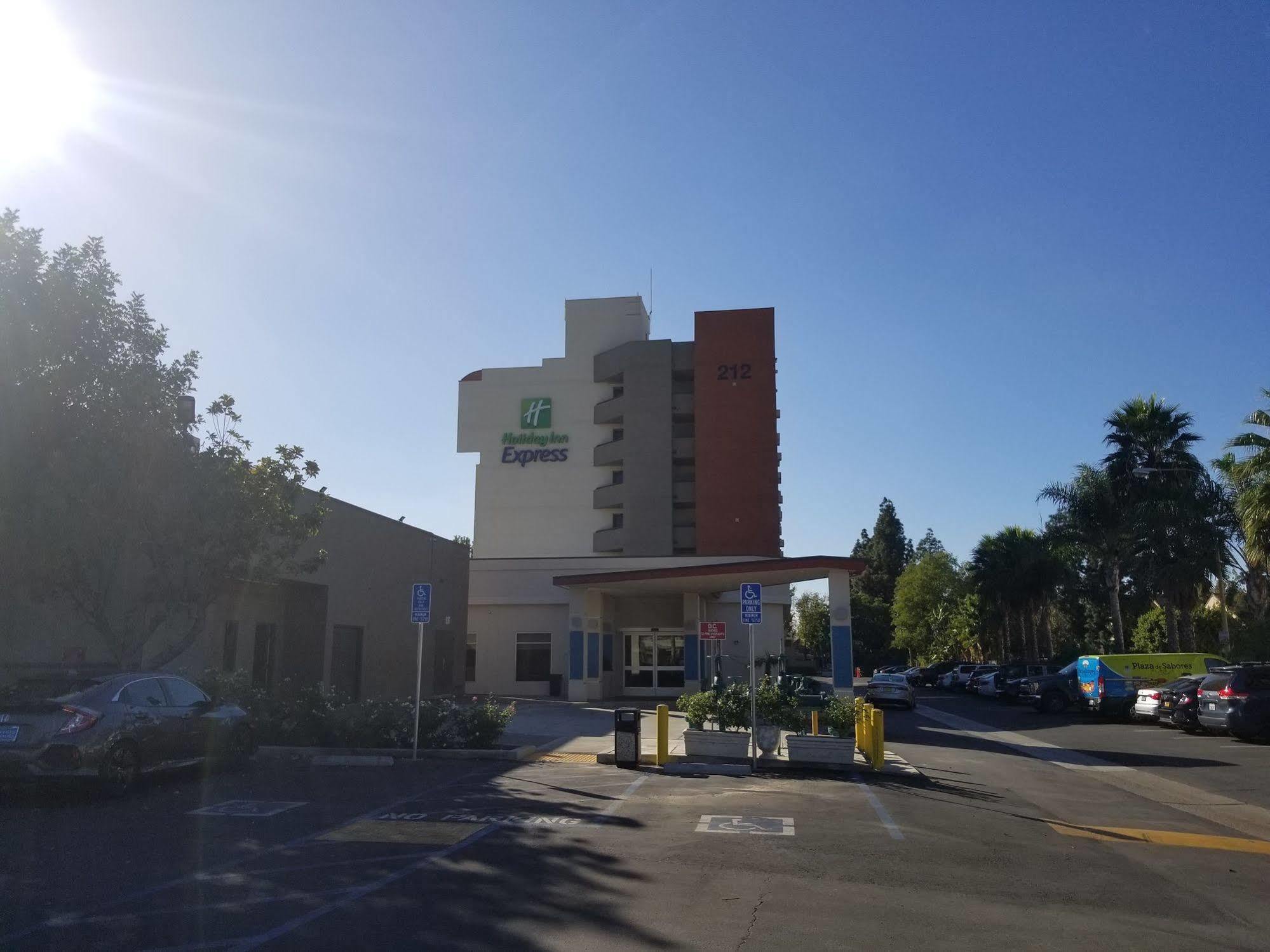 Holiday Inn Express Fullerton-Anaheim By Ihg Exteriér fotografie